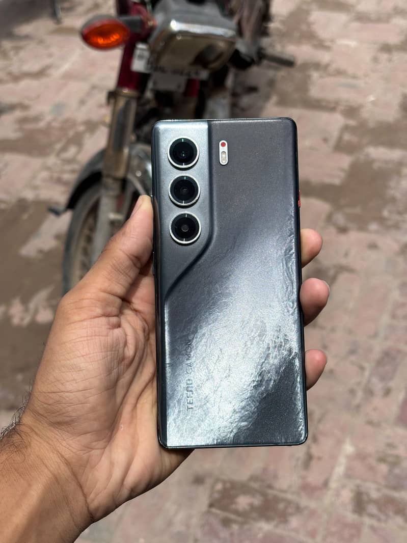 Tecno CAMON 40 Pro 2
