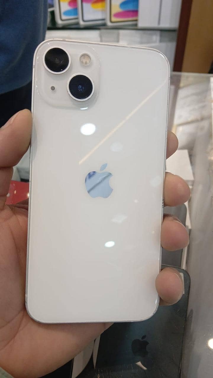 Apple iPhone 13 0