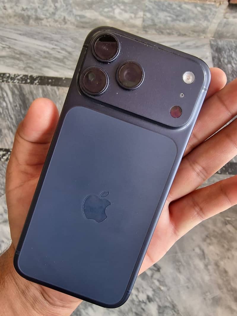 Apple iPhone 17 Pro Max 3