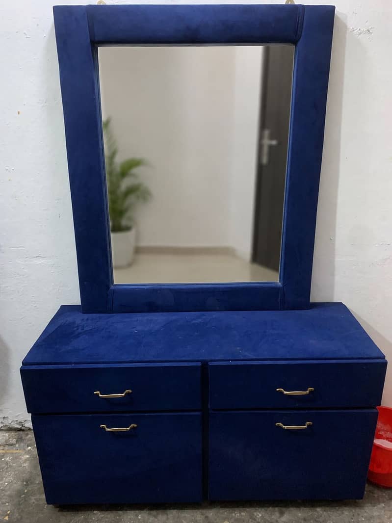 Luxury Royal Blue Velvet Bedroom Set for Sale  1