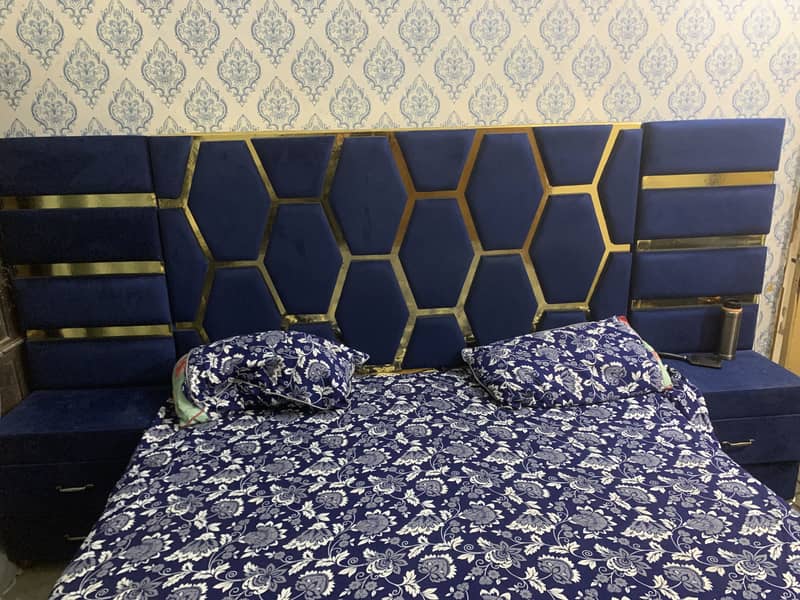 Luxury Royal Blue Velvet Bedroom Set for Sale  2