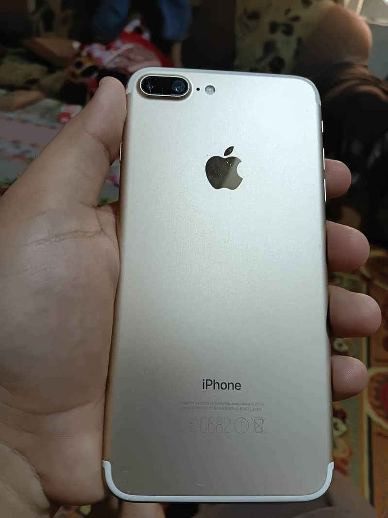 Apple iPhone 7 Plus 3
