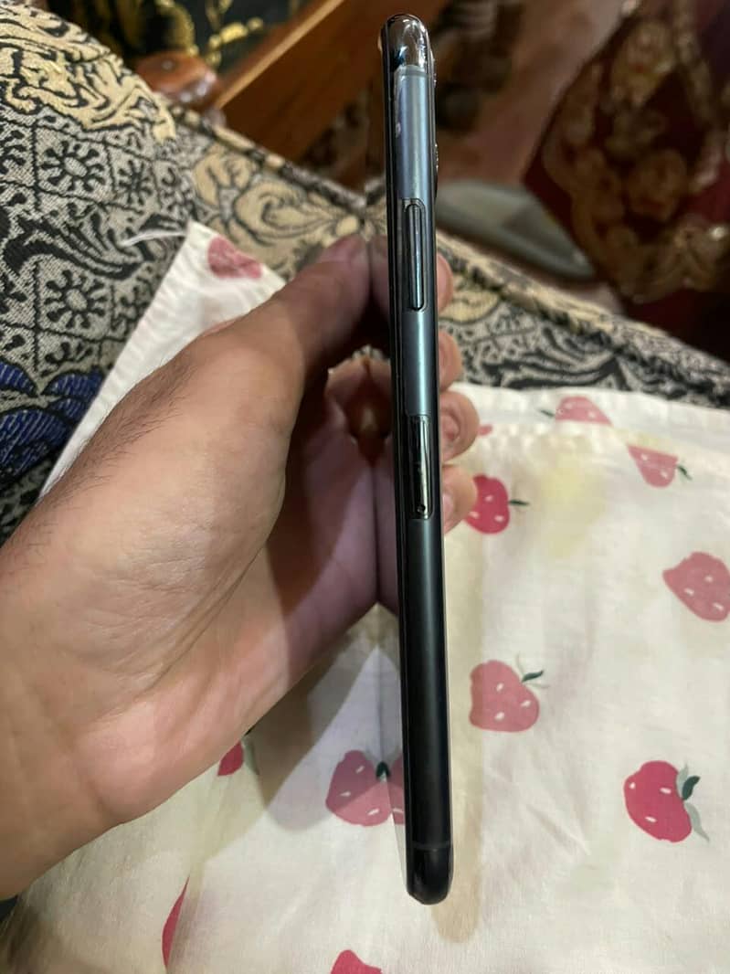 iphone 11 pro max 1
