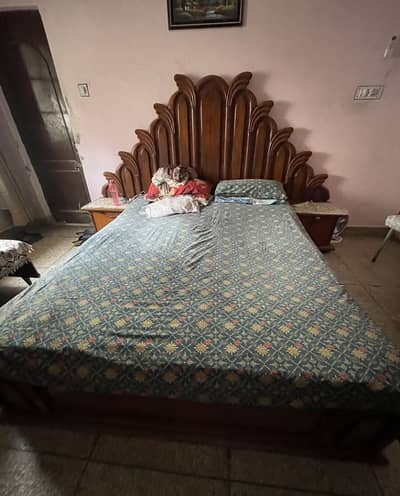 Bed & dressing table (sheesham wood)