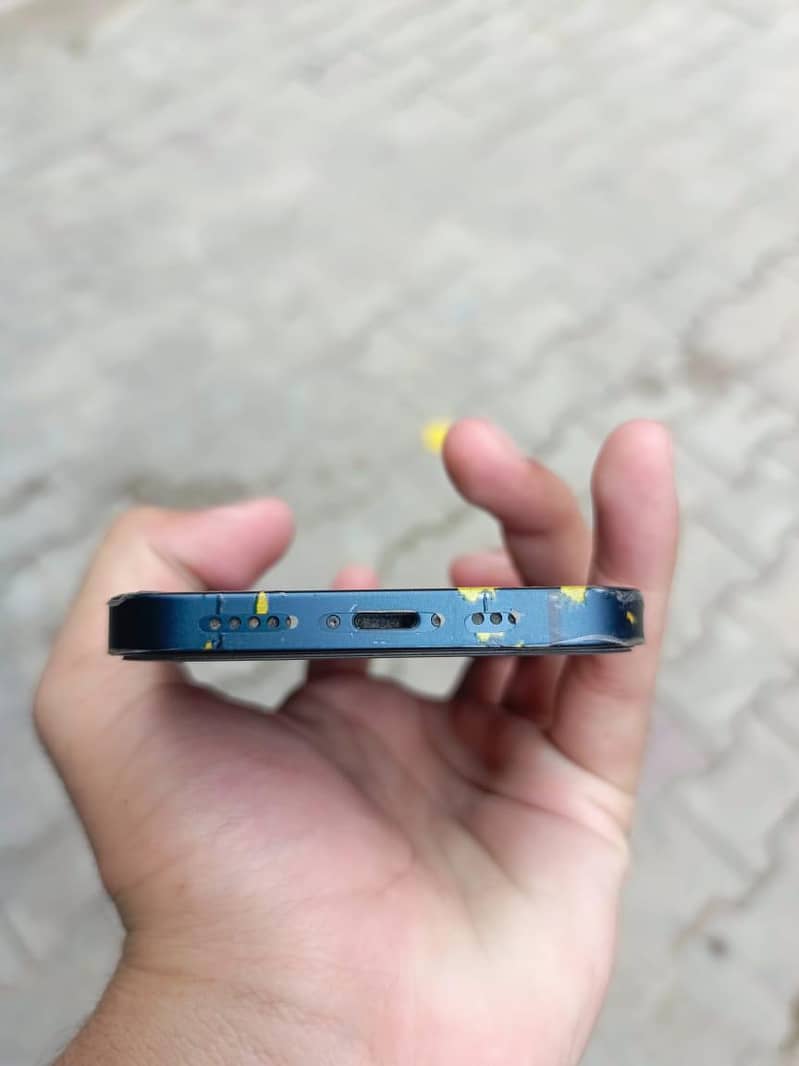 Apple iPhone 13 1
