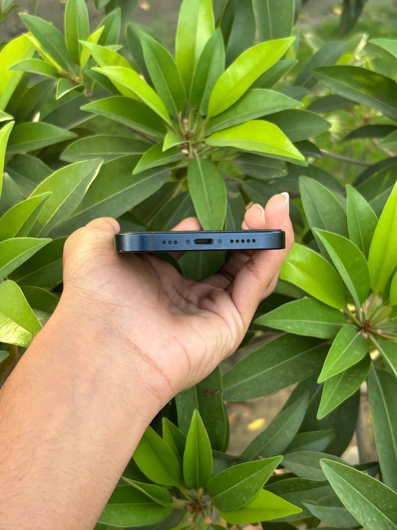 Apple iPhone 13 3