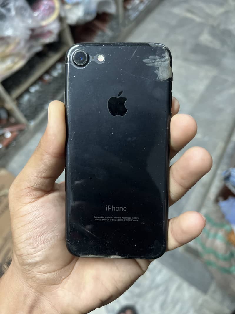 Apple iPhone 7 0