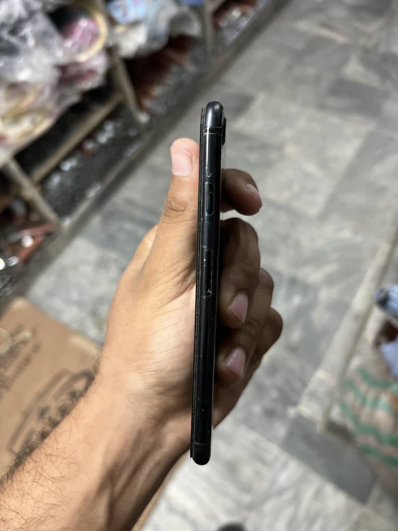 Apple iPhone 7 3
