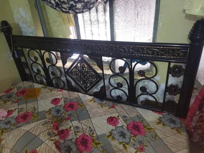 Double black color beds