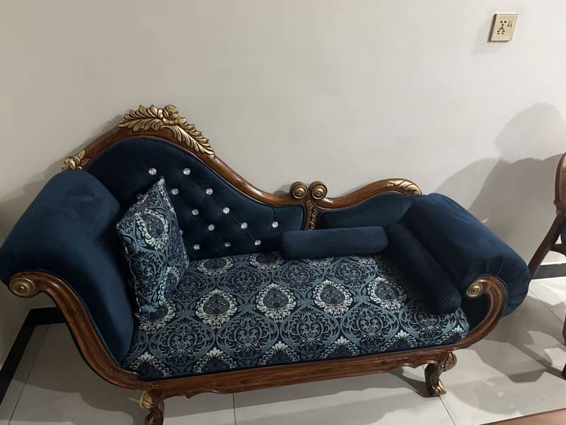 Dewan sofa 0
