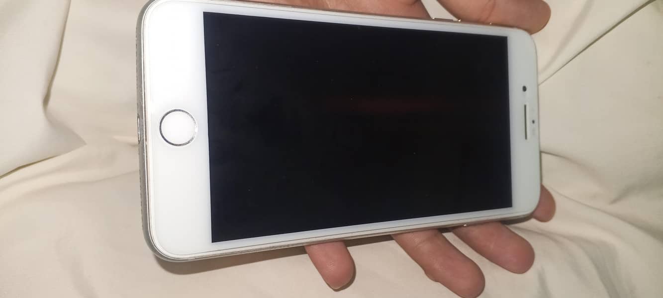 Apple iPhone 8 Plus 2