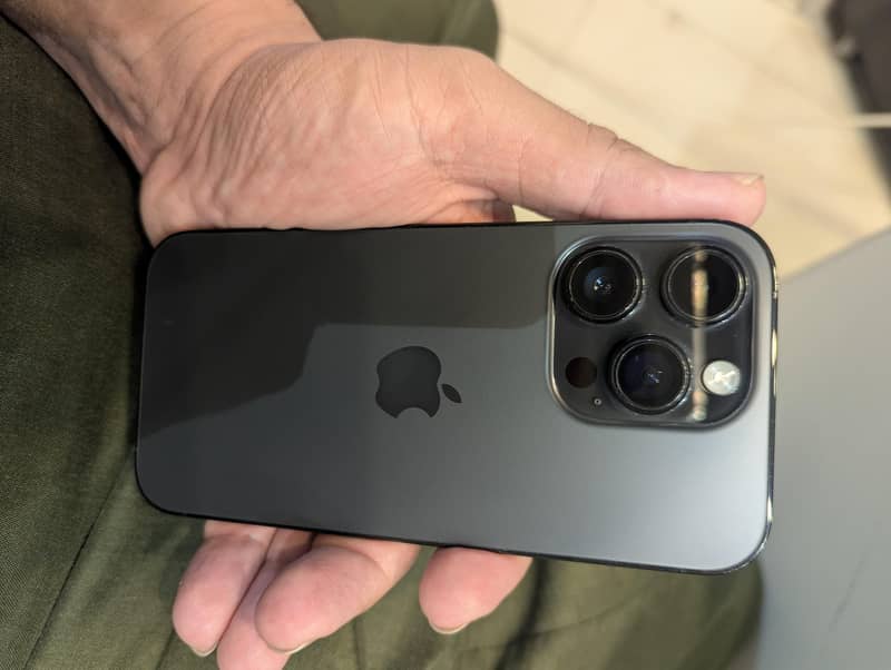 Apple iPhone 14 Pro jv 0