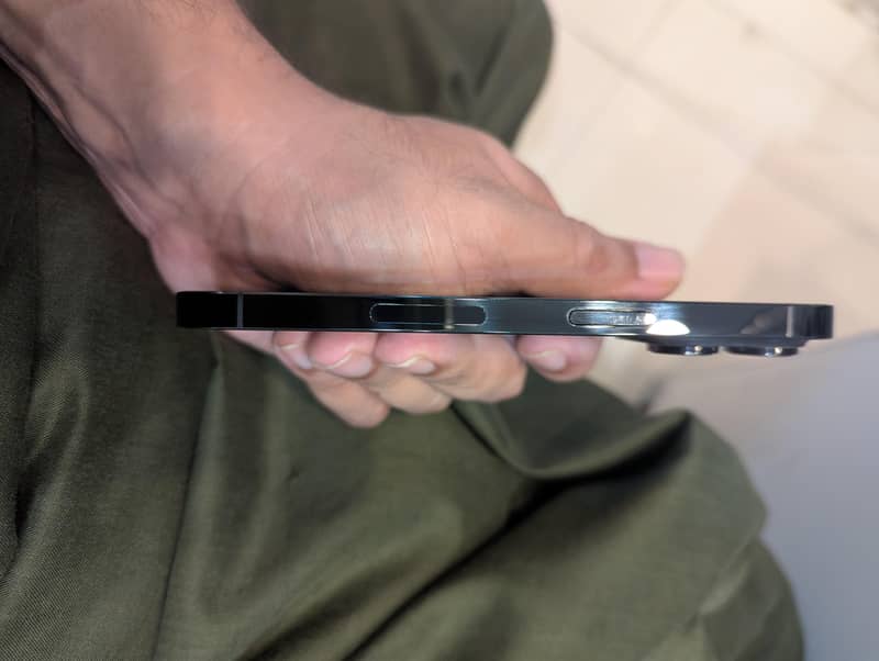 Apple iPhone 14 Pro jv 1