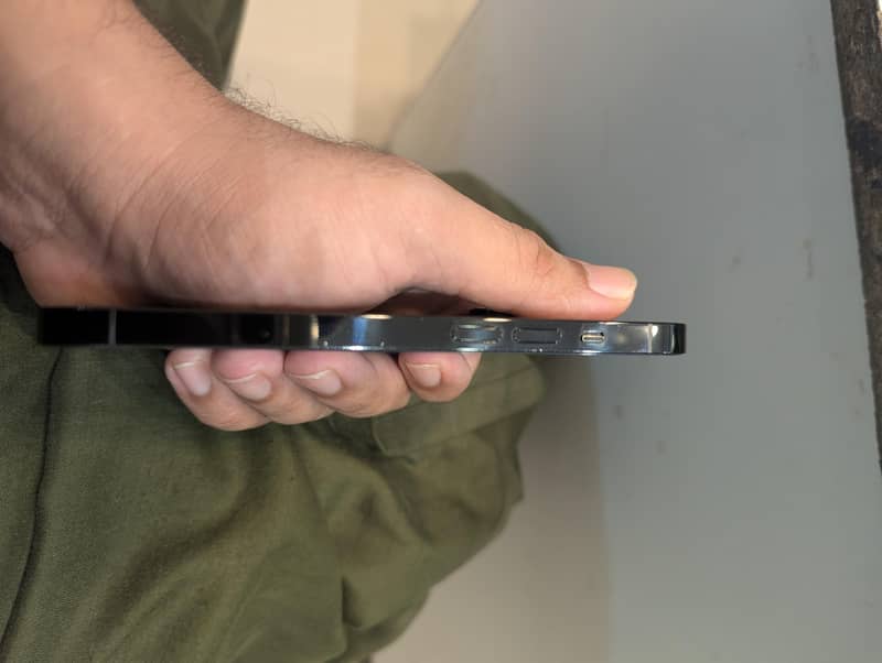 Apple iPhone 14 Pro jv 3