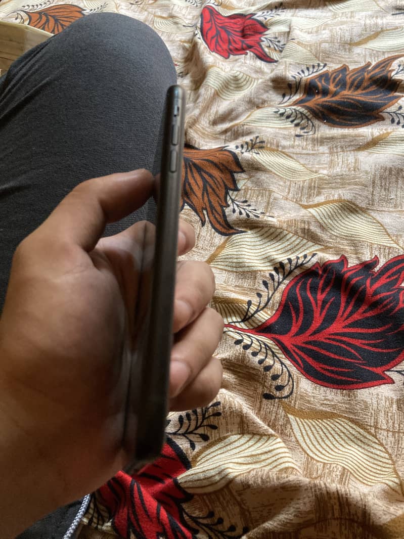 Apple iPhone XR 3