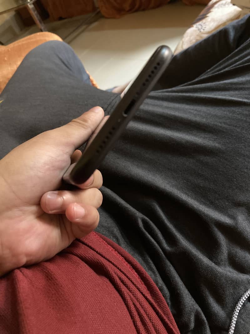 Apple iPhone XR 6