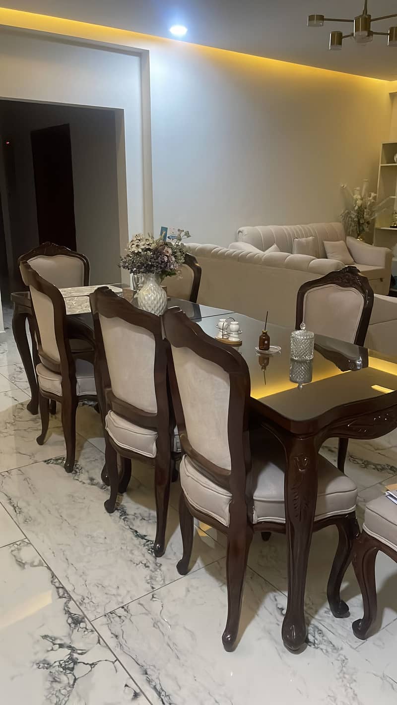 Dining table 8 persons 5
