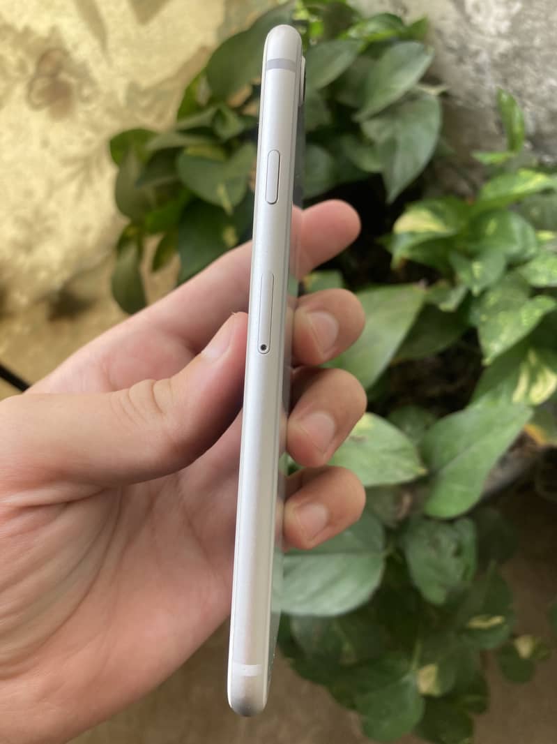 Apple iPhone 8 2