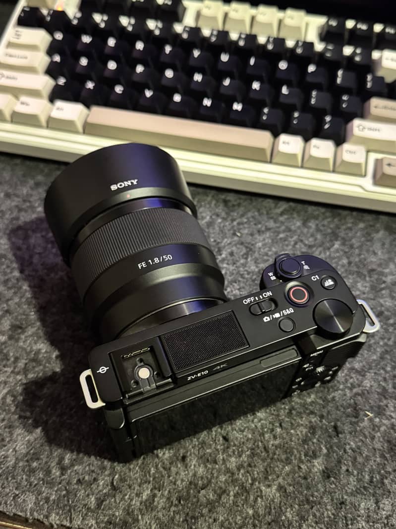 Sony ZV-E10 (Mirrorless Camera) 6