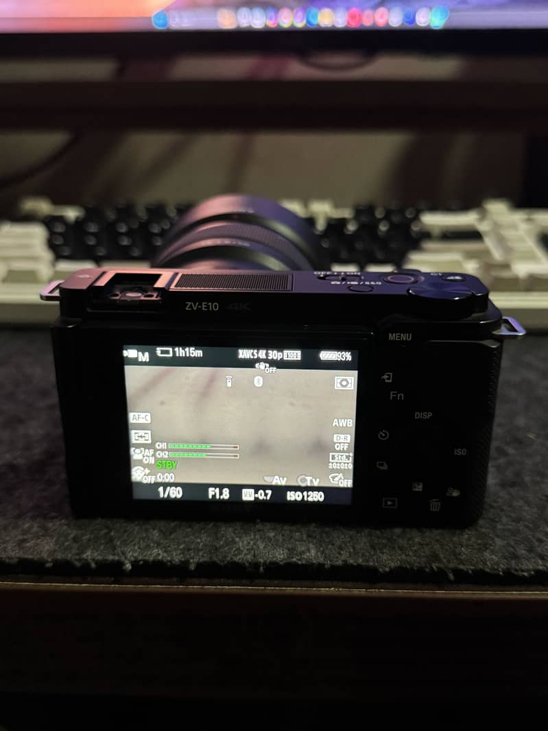 Sony ZV-E10 (Mirrorless Camera) 7