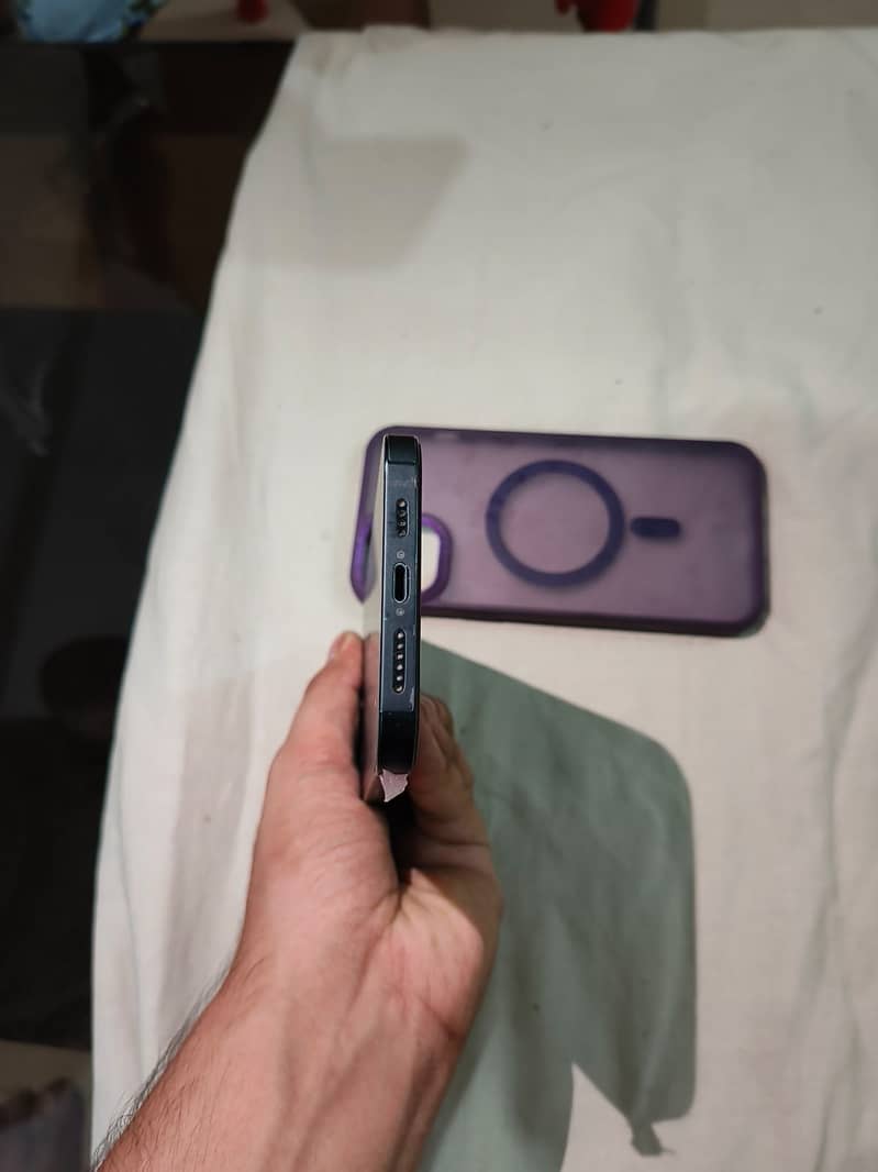 Apple iPhone 14 plus 3