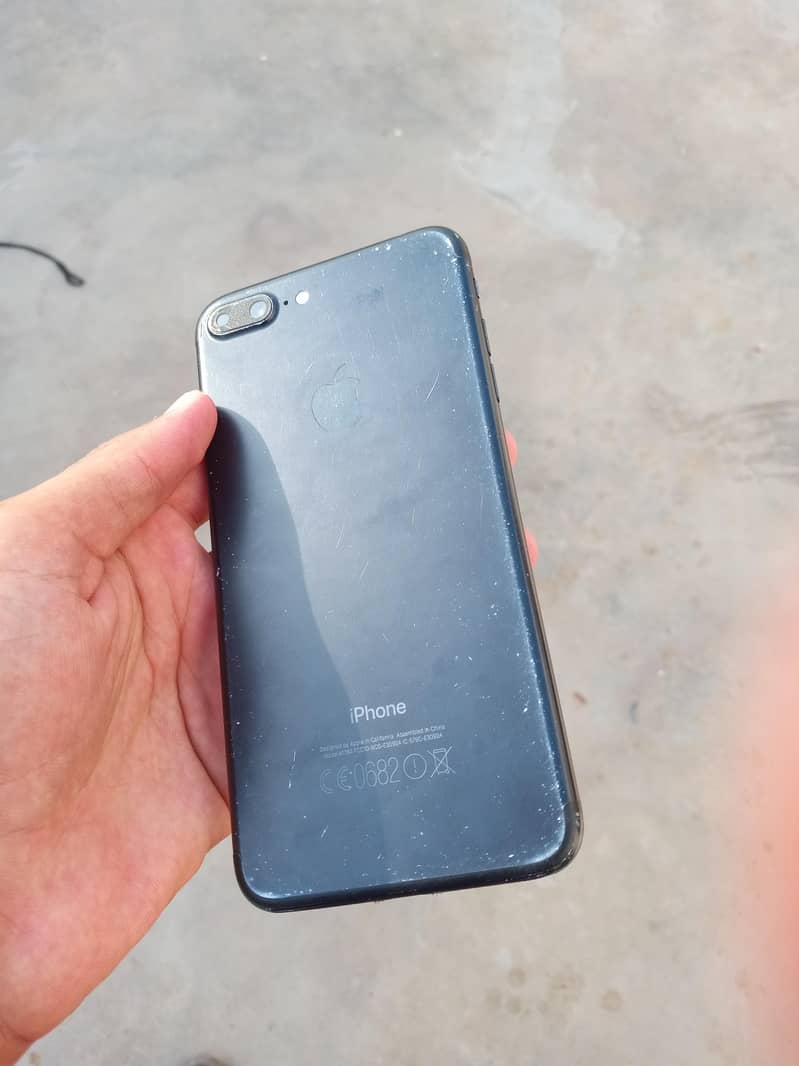 Apple iPhone 7 Plus 3