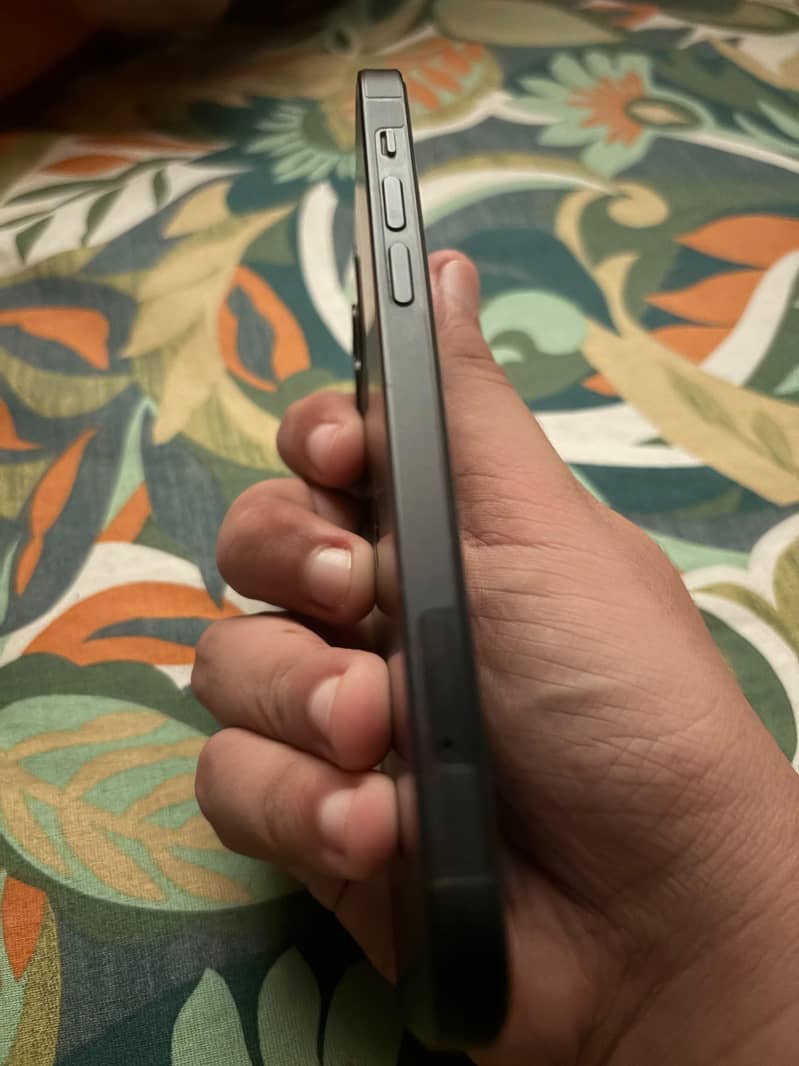 Apple iPhone 12 3