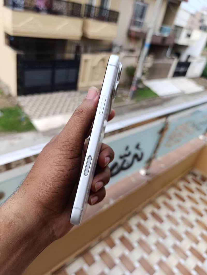 iPhone 17 Pro Max 5