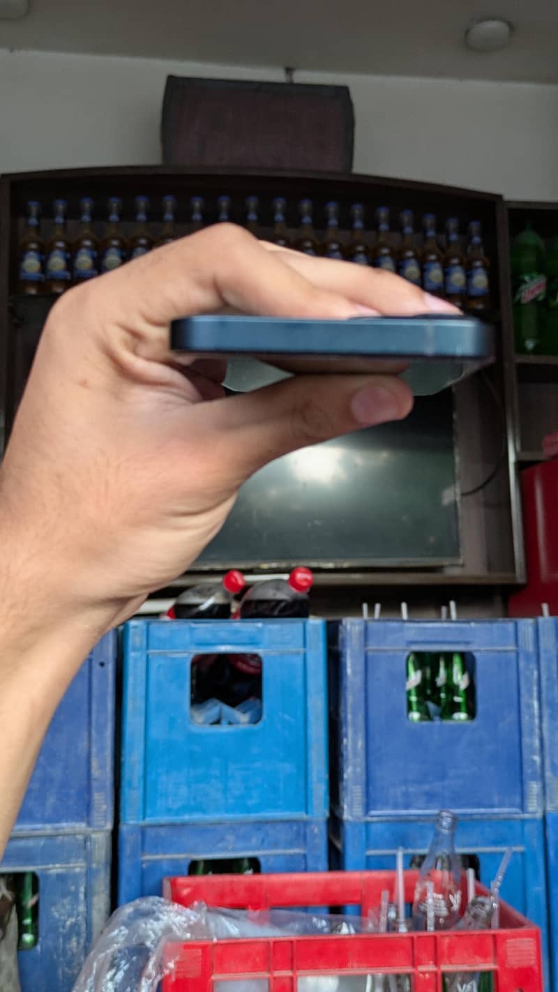 Apple iPhone 13 2