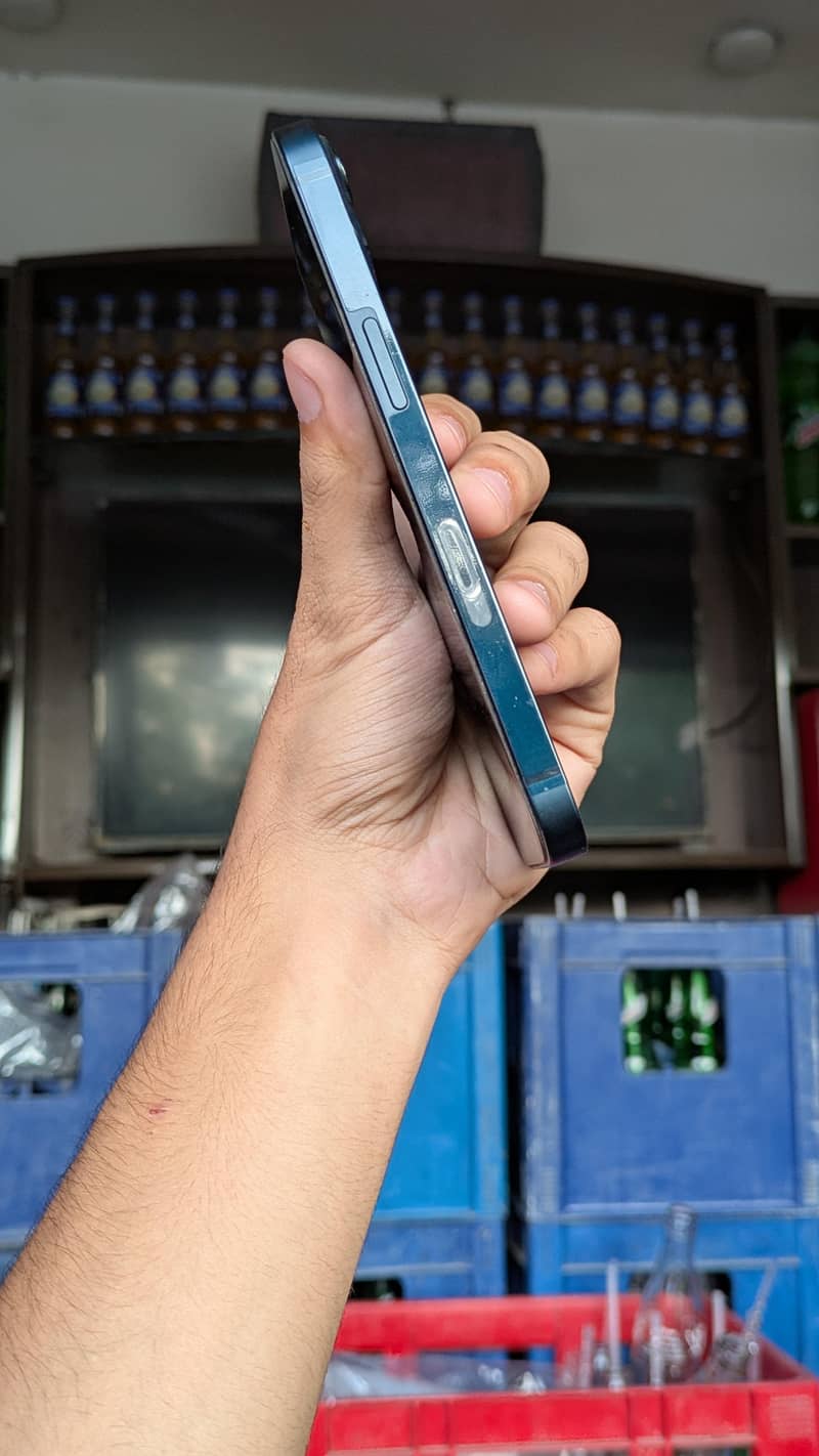 Apple iPhone 13 3