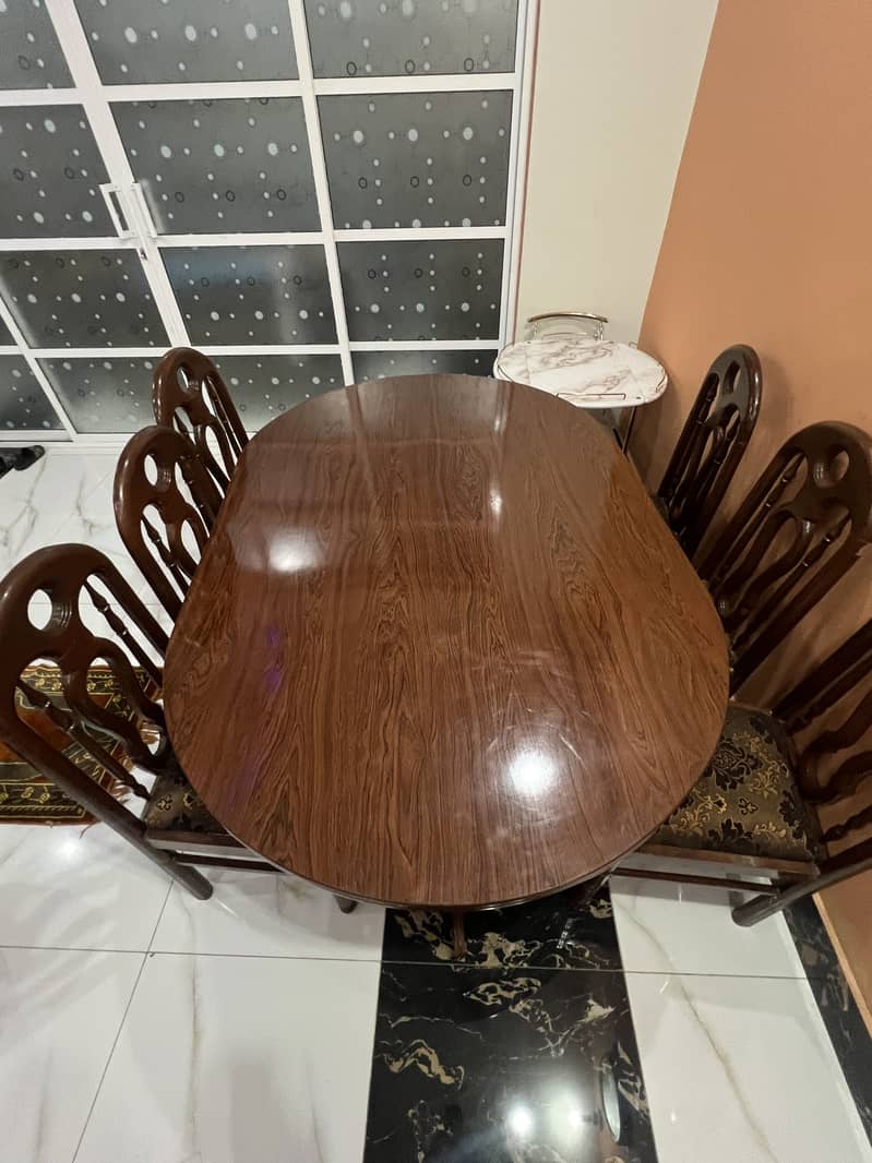 Dining table 0