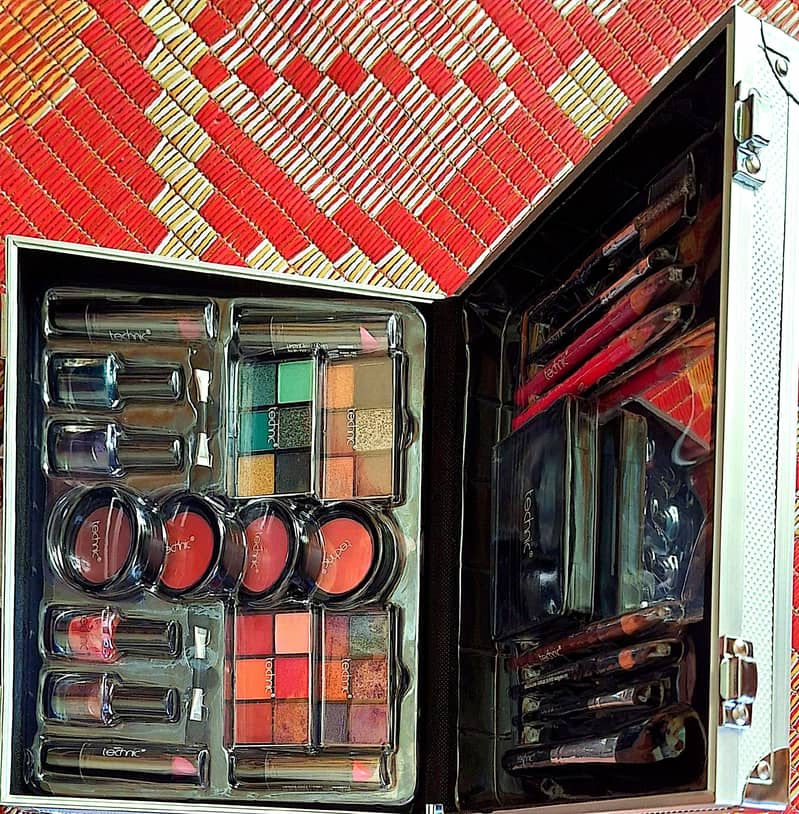 Technic Make Up Box 2