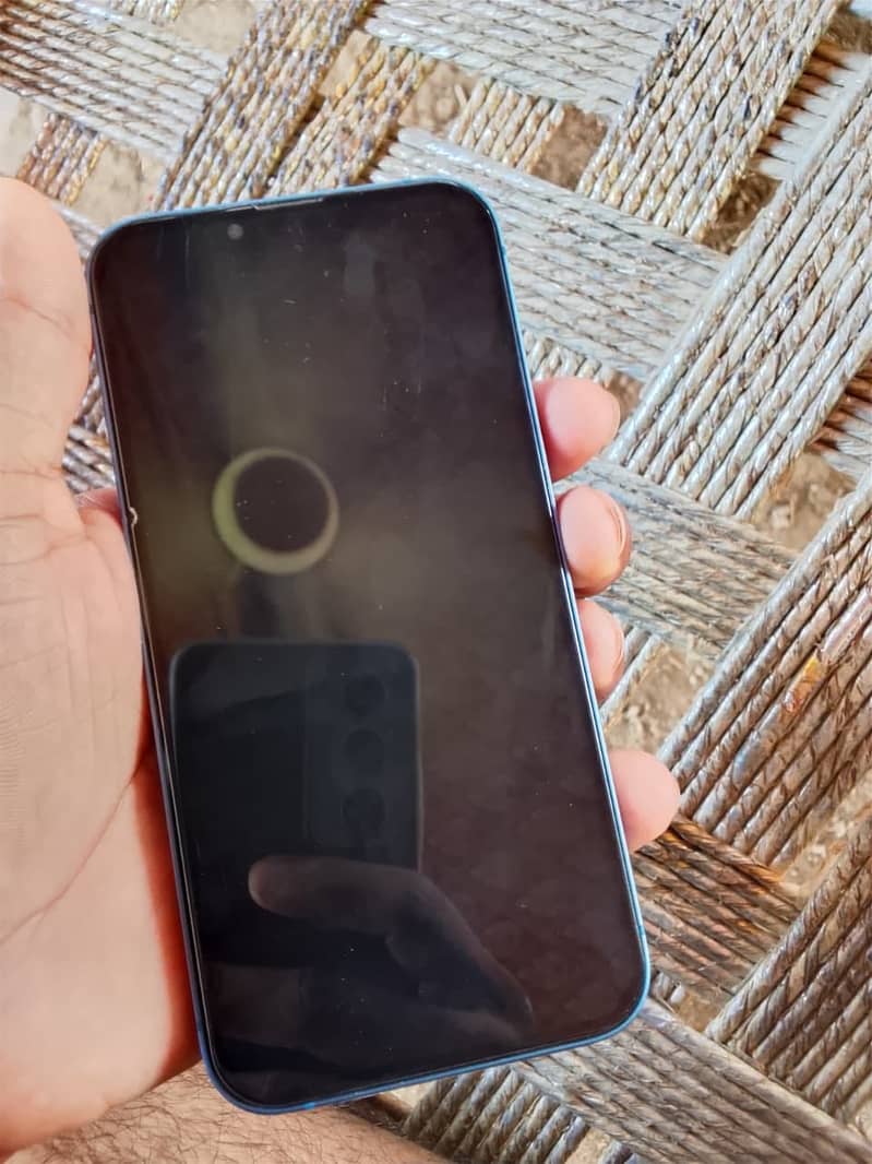 Apple iPhone 13 3