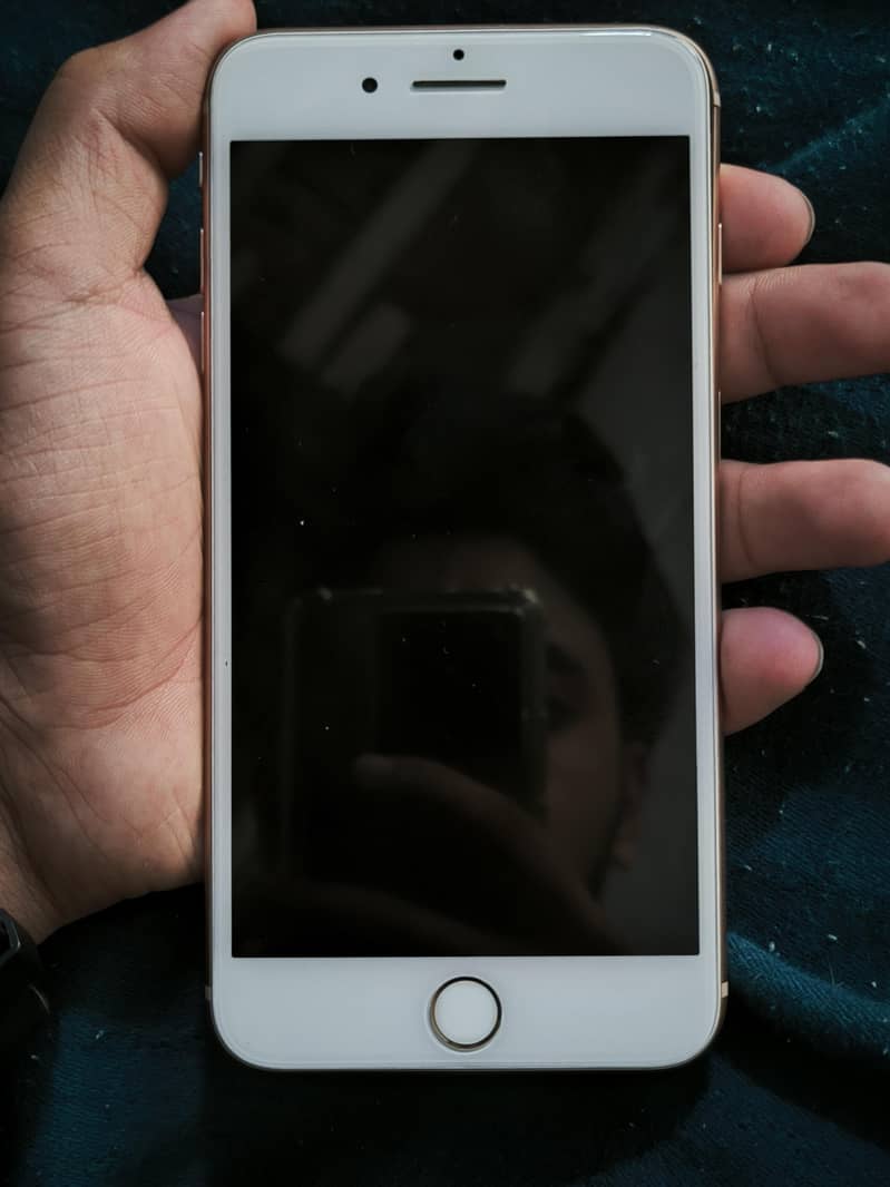 Apple iPhone 8 Plus 2