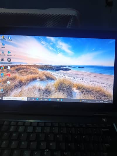 Dell Latitude E6330  I5 3rd generation Ram 4gb  320 HDD With Adapter
