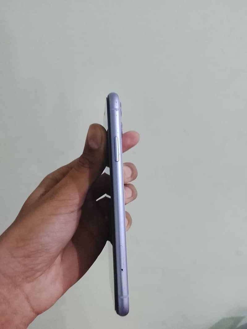 Apple iPhone 11 3