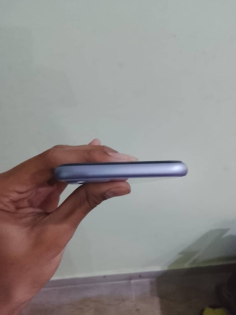 Apple iPhone 11 9