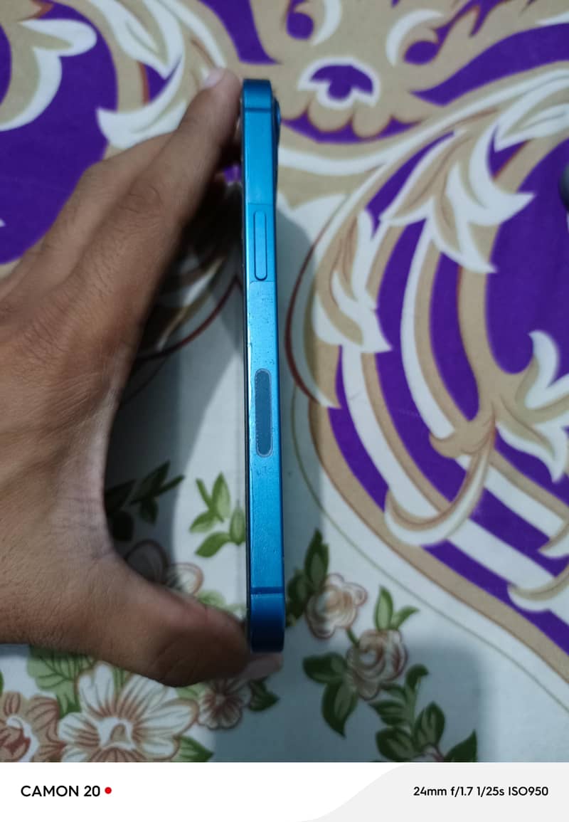 Apple iPhone 13 1