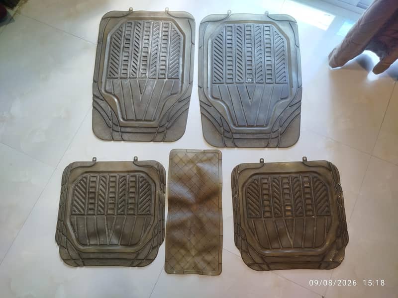 Floor mat (Plastic) 0