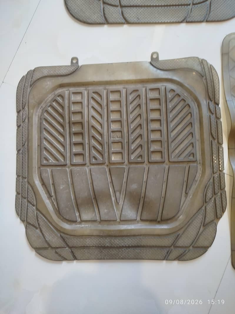 Floor mat (Plastic) 2