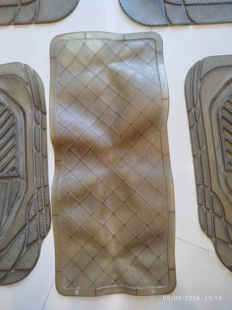 Floor mat (Plastic) 3