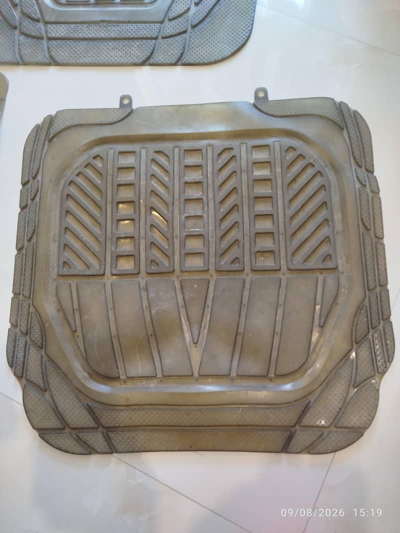Floor mat (Plastic) 5