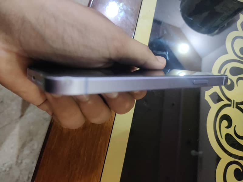 Apple iPhone 12 3