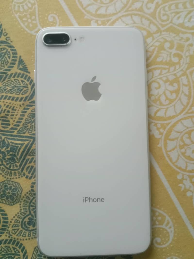 Apple iPhone 8 Plus 2