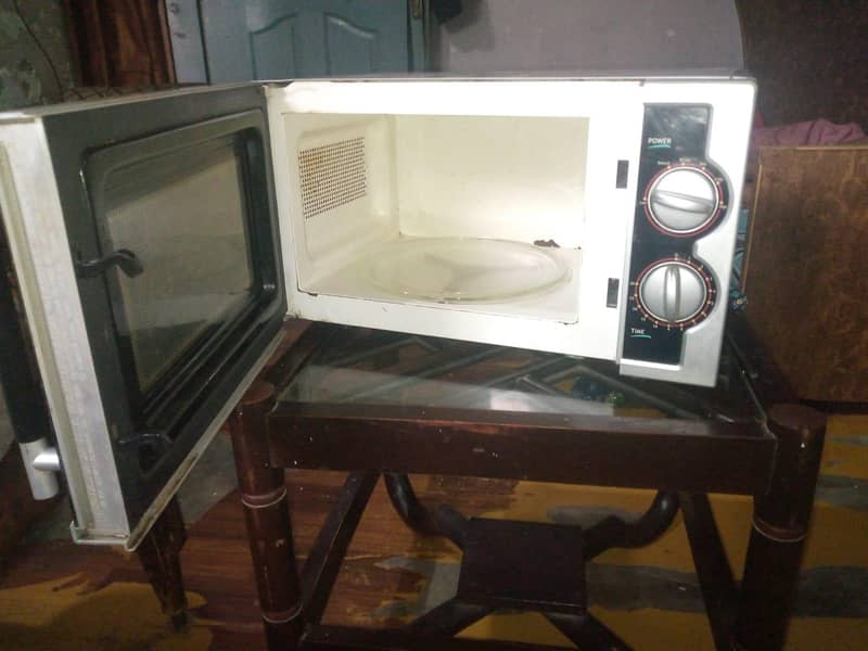 Dawlance microwave oven 4