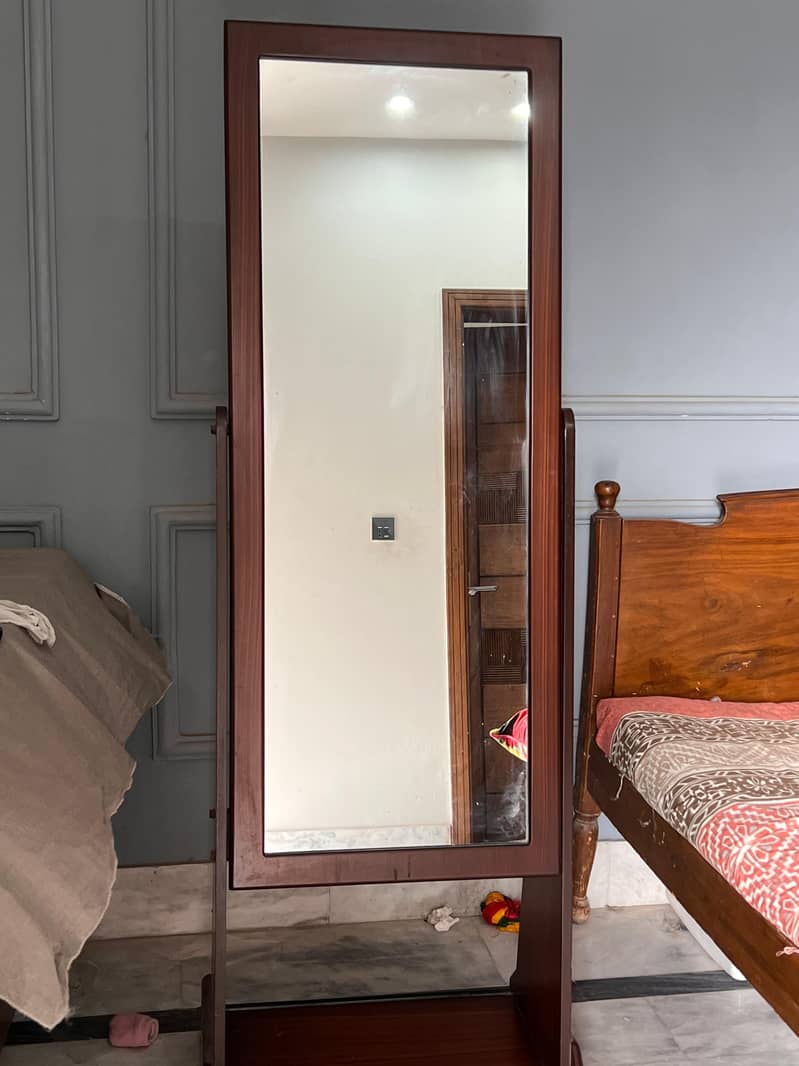 standing mirror 1