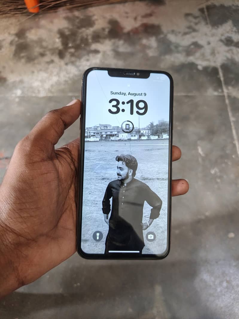 Apple iPhone XS Max 6