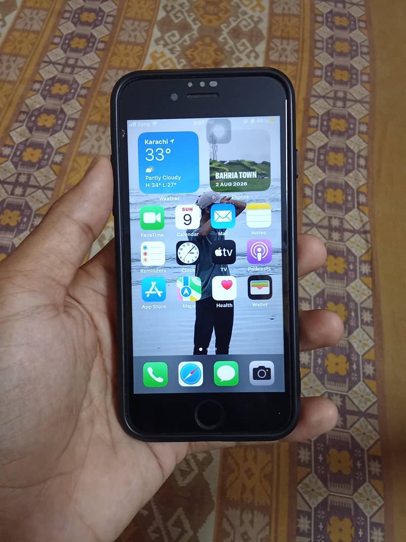 Apple iPhone 8 0
