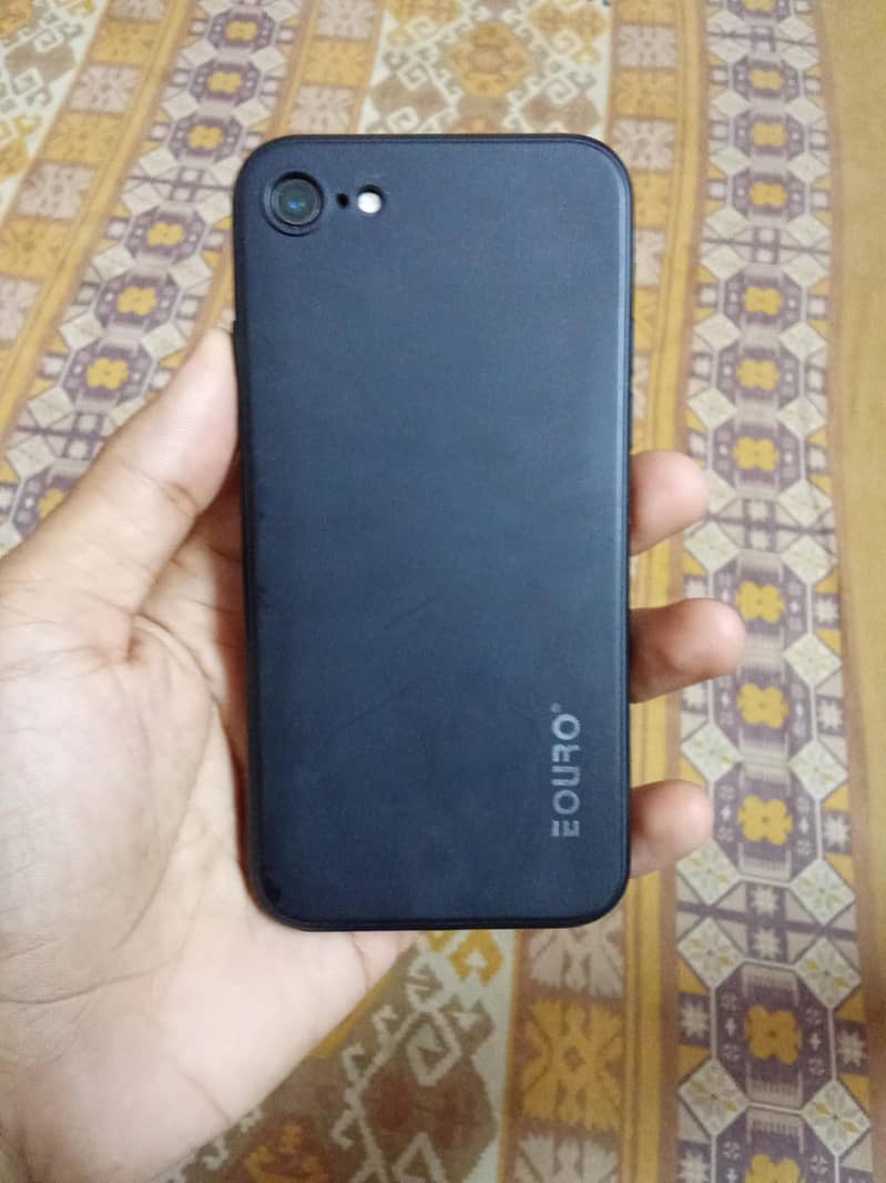 Apple iPhone 8 1