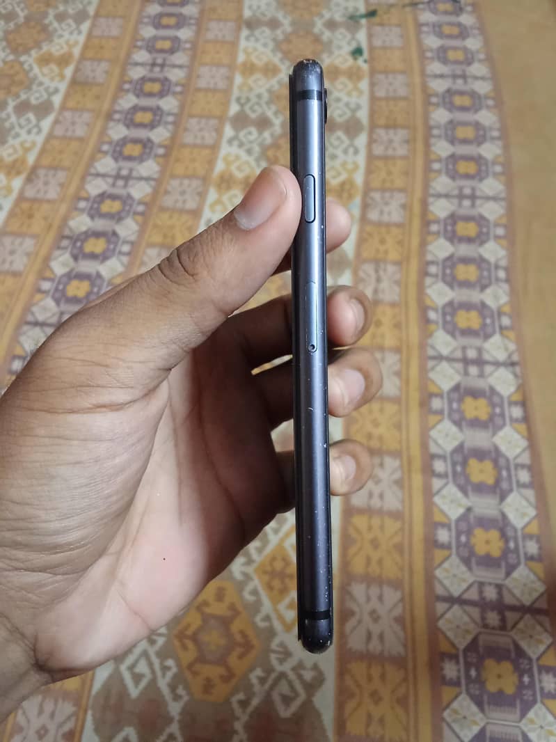 Apple iPhone 8 3